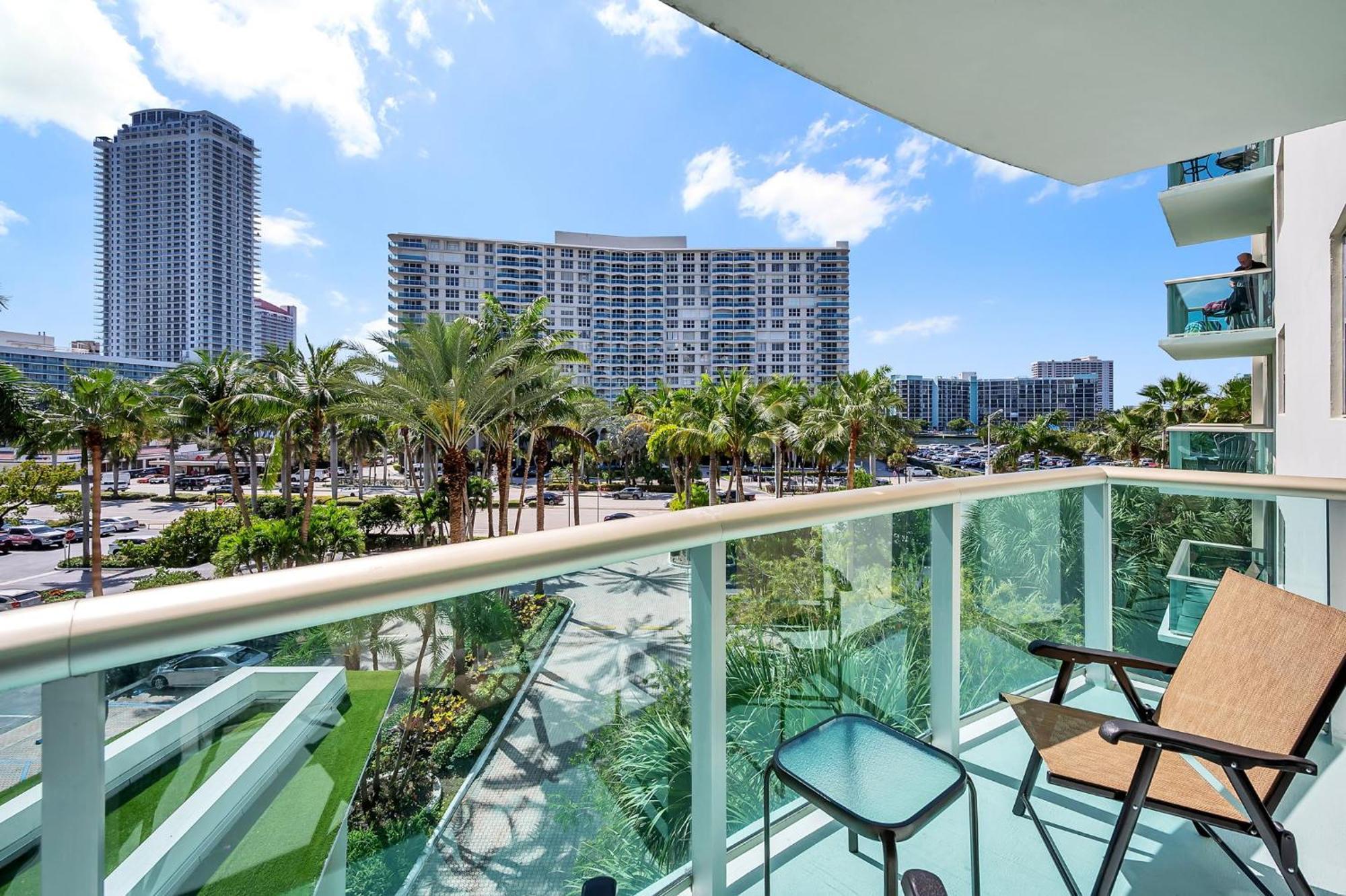 The Tides Apartments On The Beach Hollywood Exterior photo