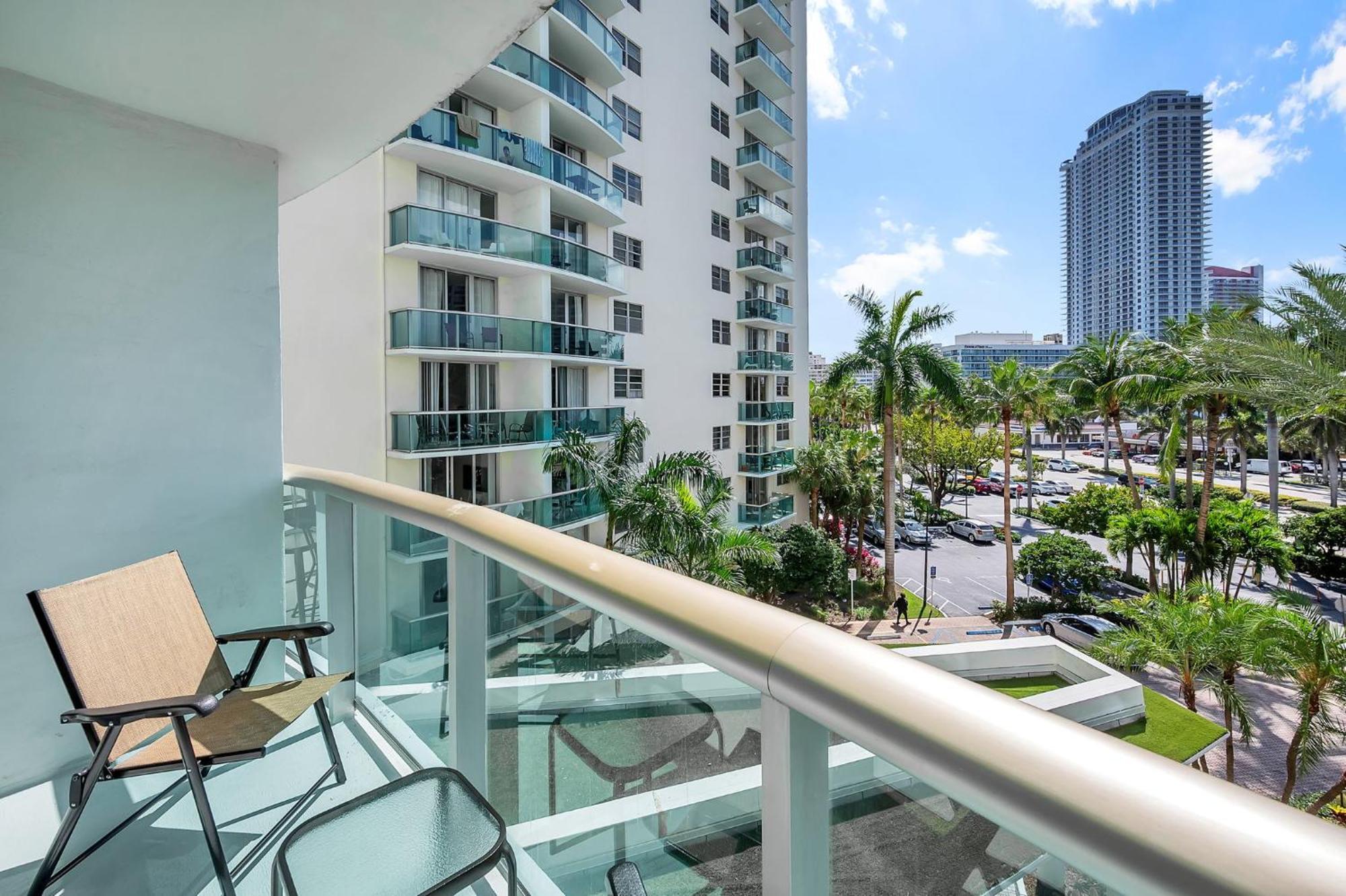 The Tides Apartments On The Beach Hollywood Exterior photo